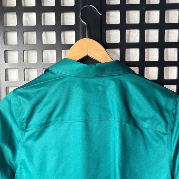 💚 Chico’s Emerald Green No Iron Cotton Tunic Button Top Women’s Size 1 Large 💚 - Picture 8 of 14